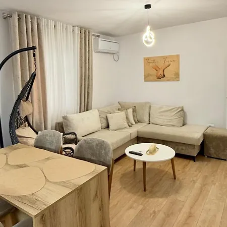 Cozy & Modern Retreat 10 Min From Center *