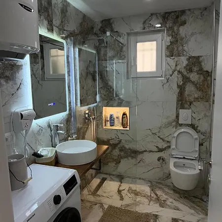 Cozy & Modern Retreat 10 Min From Center Tirana